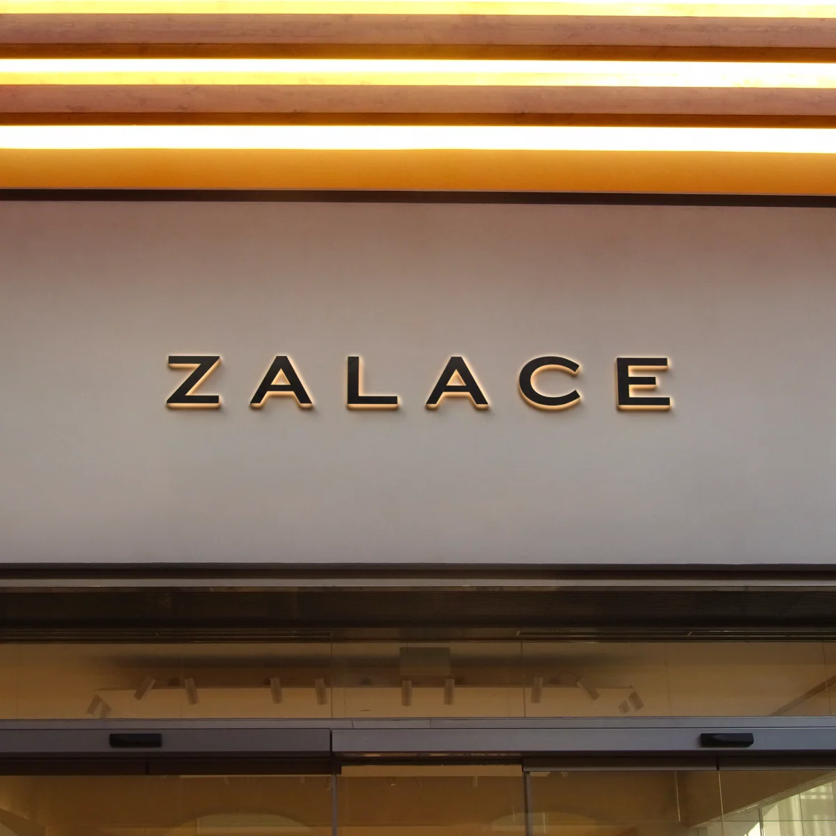Backlit LED Channel Letters – Halo Lit 3D Storefront Sign